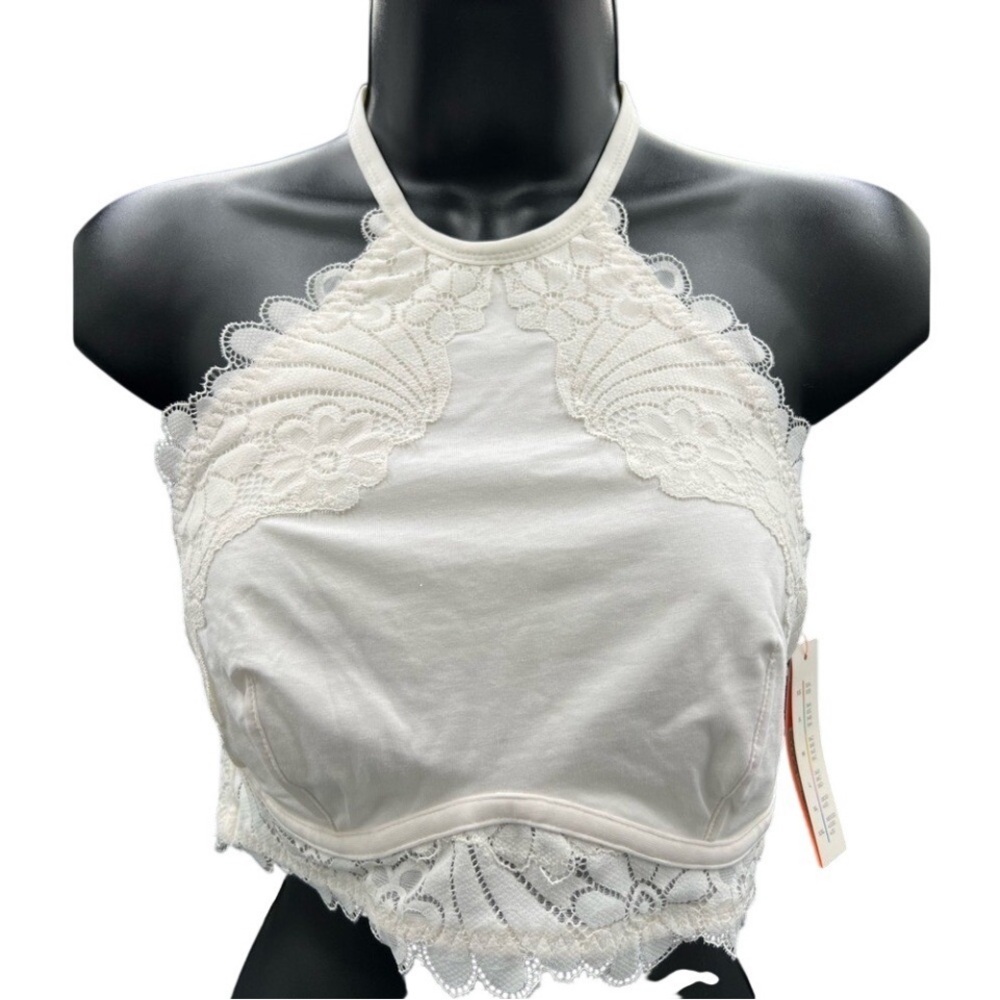 Colsie Ivory Lace High-Neck Bralette